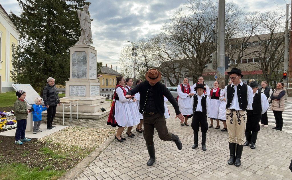 Flashmob az istentisztelet előtt04